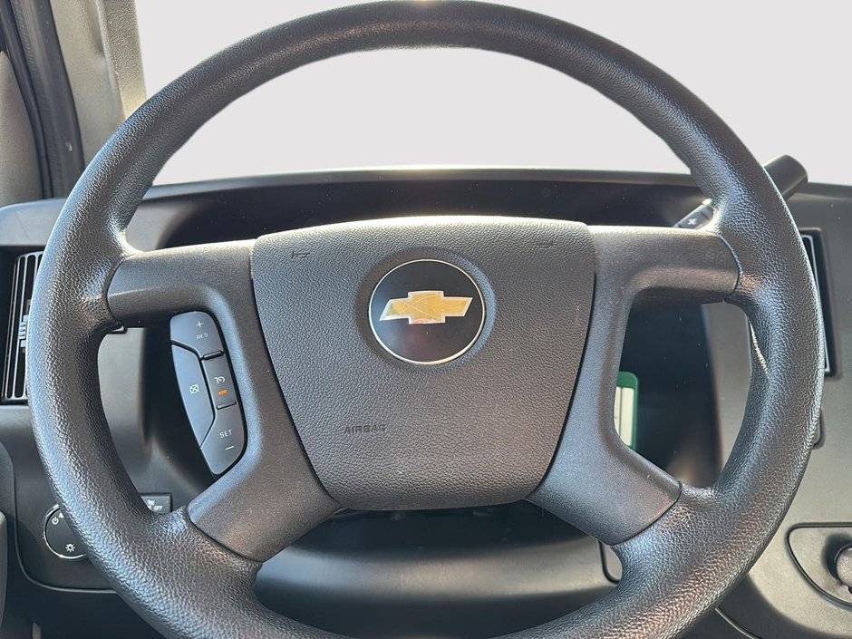 2023 Chevrolet EXPRESS CUTAWAY 3500 BASE-11