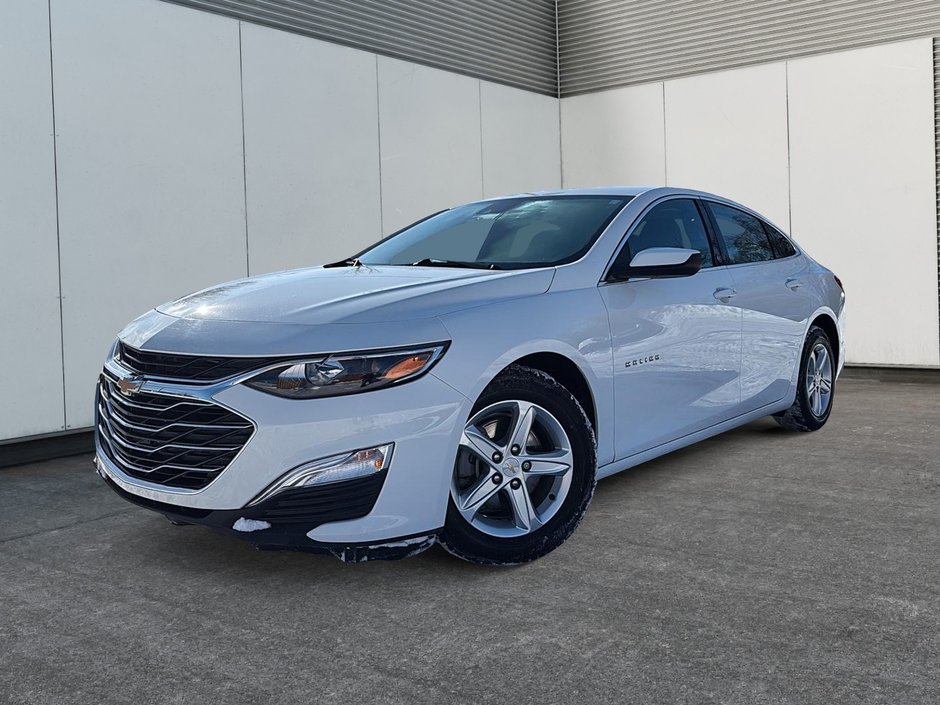 2024 Chevrolet Malibu LS in Drummondville, Quebec - w940px