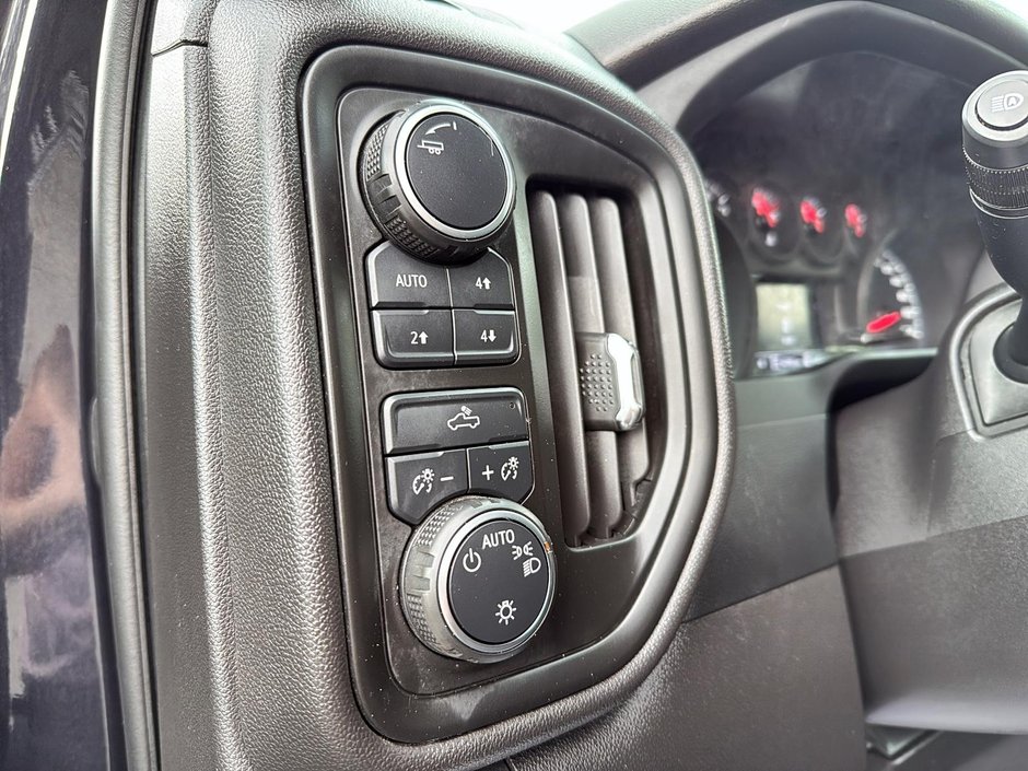 2023 Chevrolet Silverado 1500 Custom Trail Boss-11