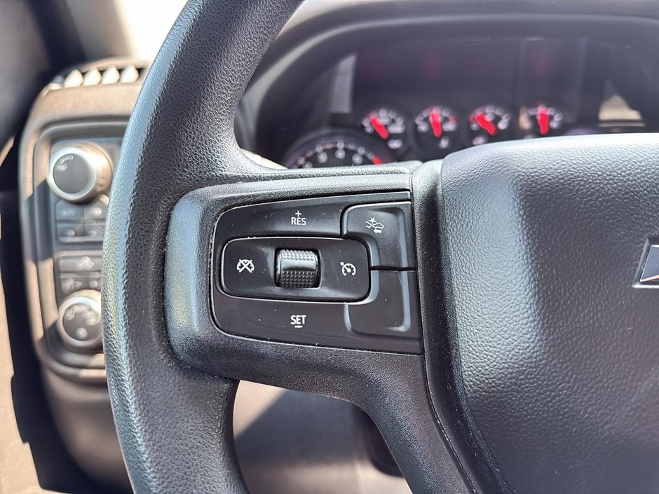 2023 Chevrolet Silverado 1500 Custom-13