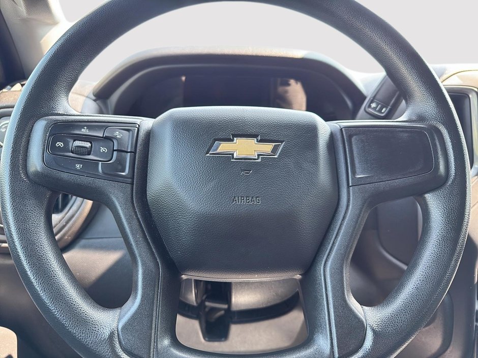 2023 Chevrolet Silverado 1500 Custom-12