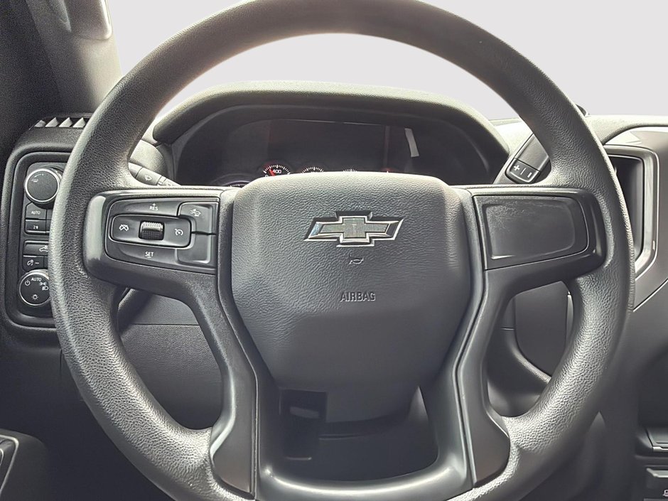 Chevrolet Silverado 1500 Custom Trail Boss 2024-12