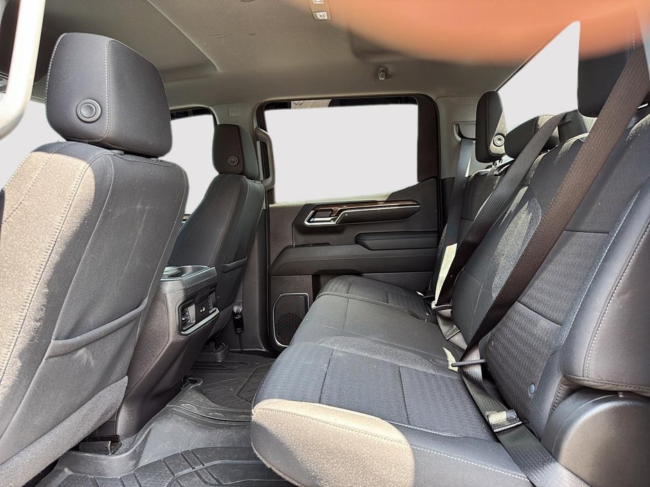 2024 Chevrolet Silverado 1500 RST-8