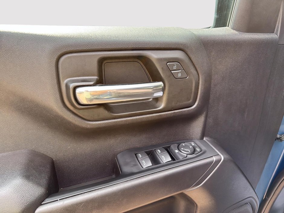 Chevrolet Silverado 1500 Custom 2024-10