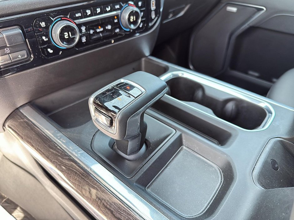 Chevrolet Silverado 1500 LTZ 2025-17