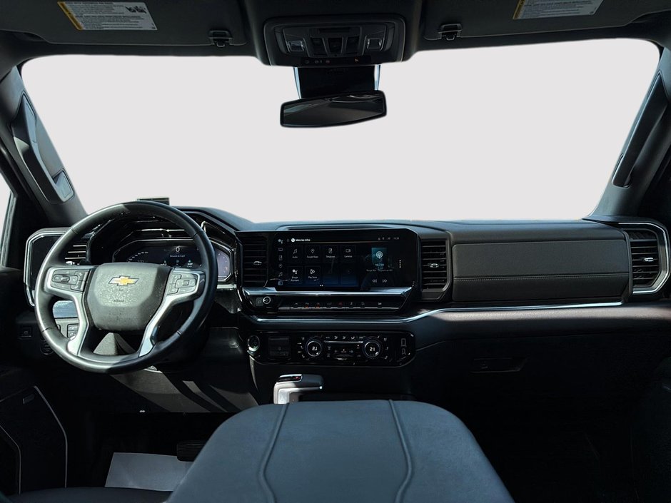 Chevrolet Silverado 1500 LTZ 2025-9