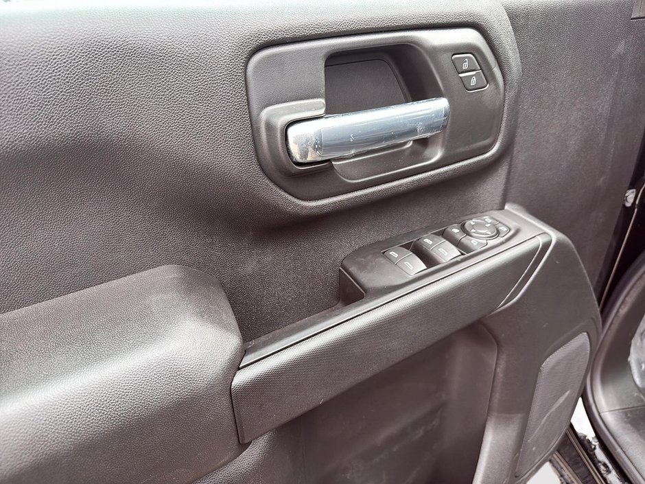 Chevrolet Silverado 2500 HD CUSTOM 2025-9