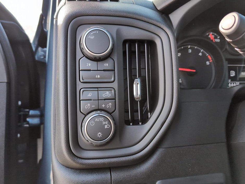 Chevrolet Silverado 2500 HD CUSTOM 2026-13