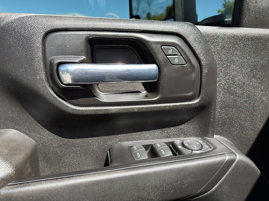 Chevrolet Silverado 2500HD Custom 2023-10