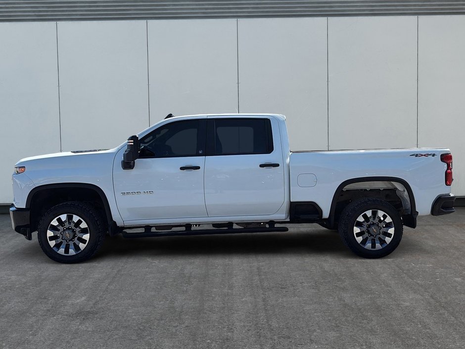 Chevrolet Silverado 2500HD Custom 2023-4