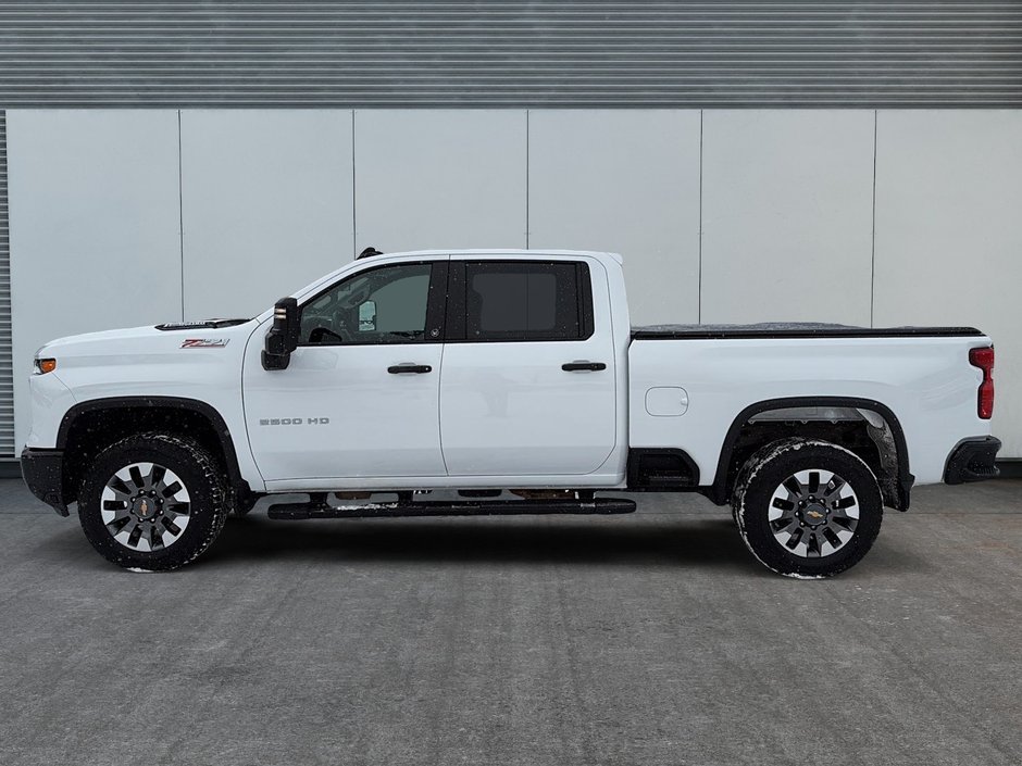 Chevrolet Silverado 2500HD Custom 2024-4