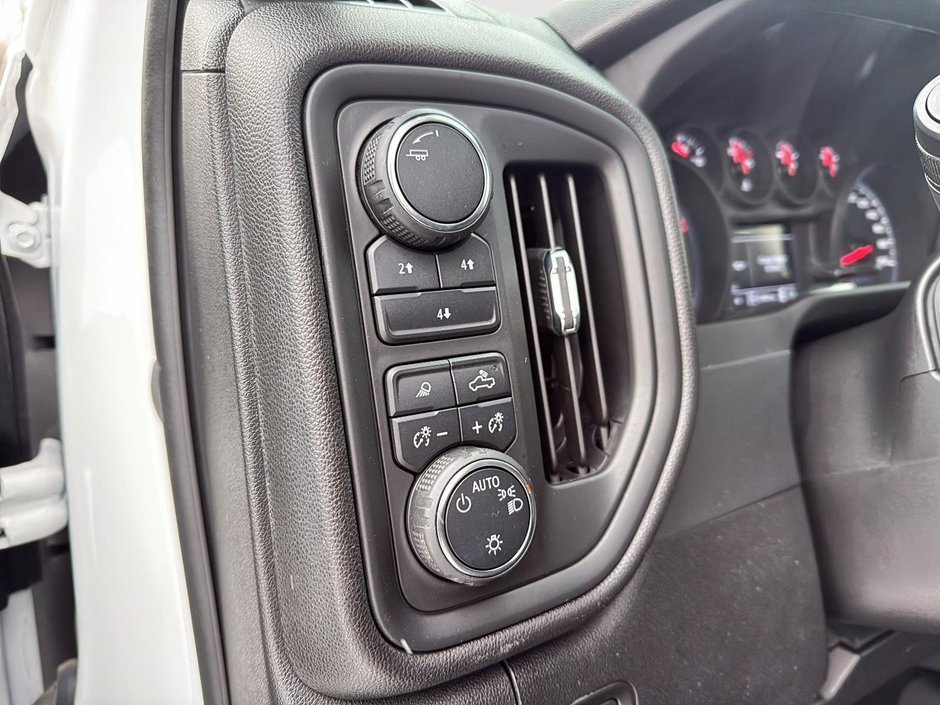 Chevrolet Silverado 2500HD Custom 2024-11