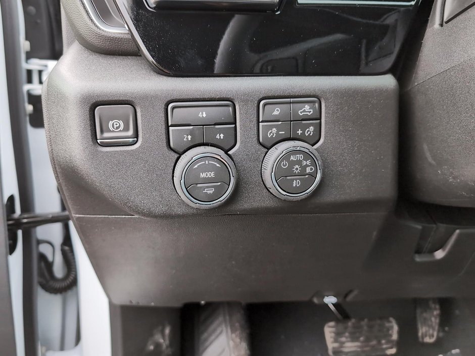 Chevrolet Silverado 3500 HD LT DRW 2026-12