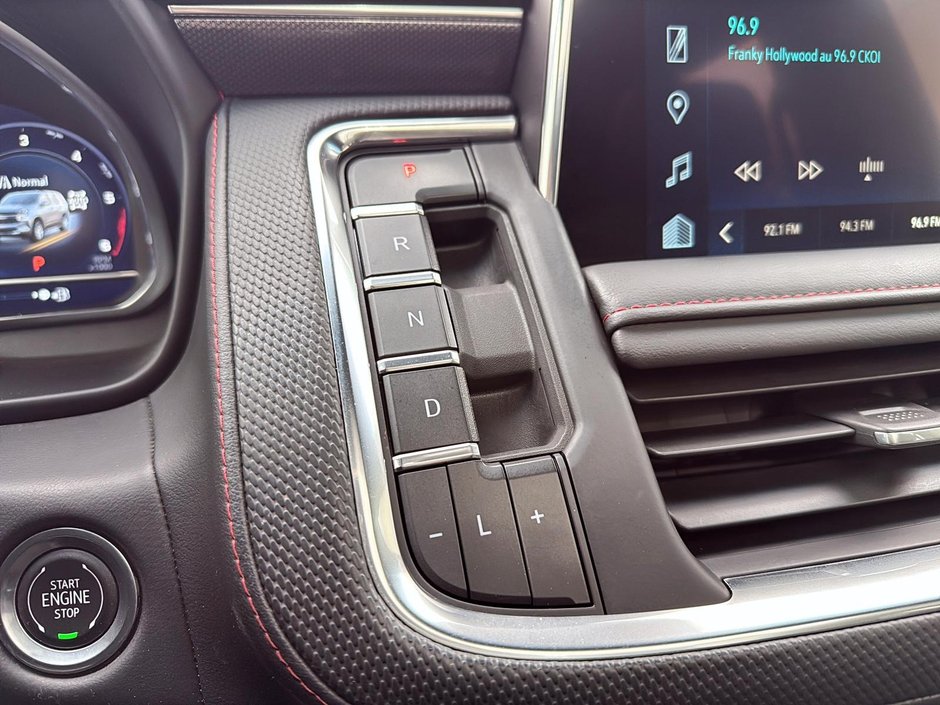 Chevrolet Suburban RST 2024-19