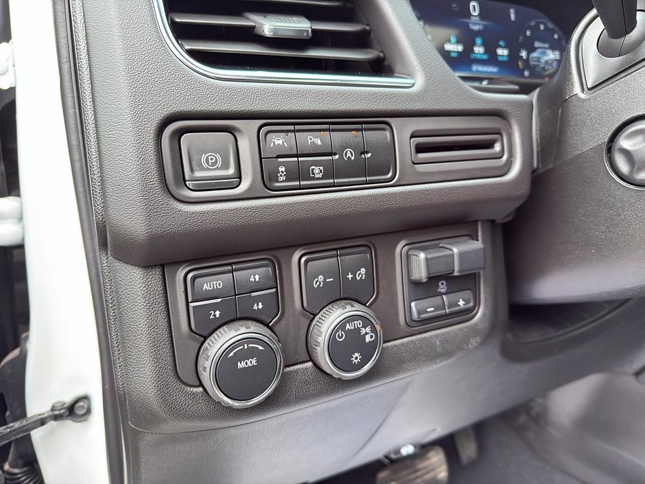 Chevrolet Suburban RST 2024-13