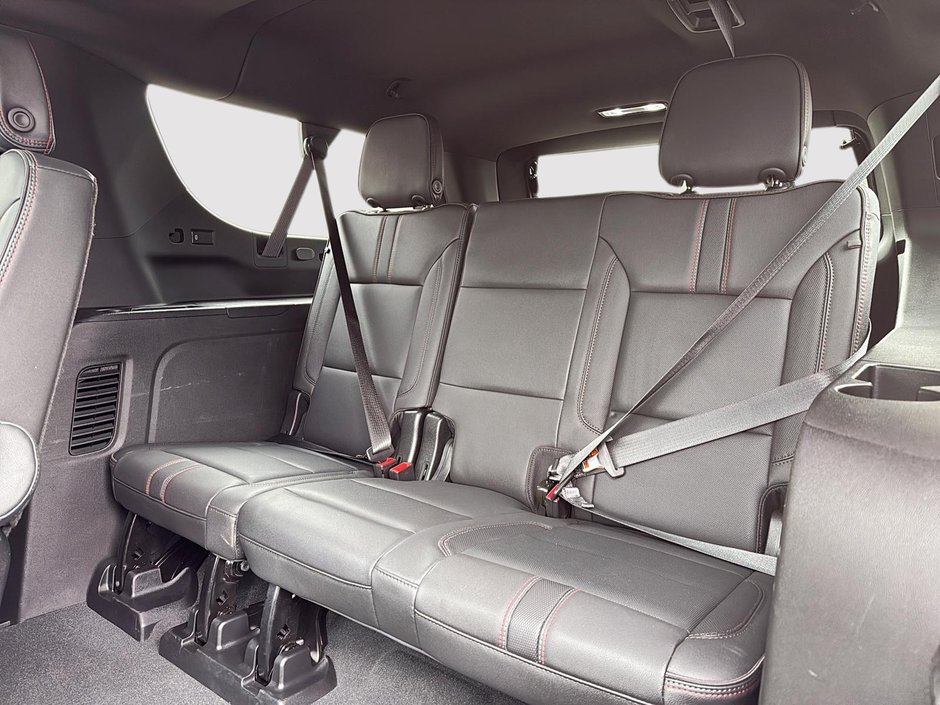 Chevrolet Suburban RST 2024-10