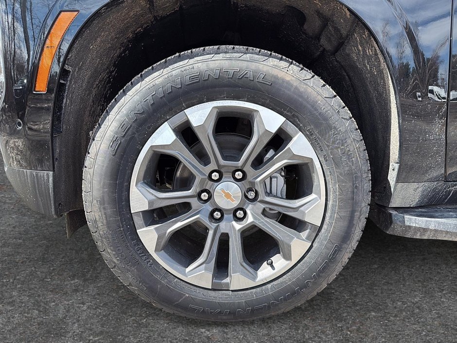 2026 Chevrolet Suburban LS-5