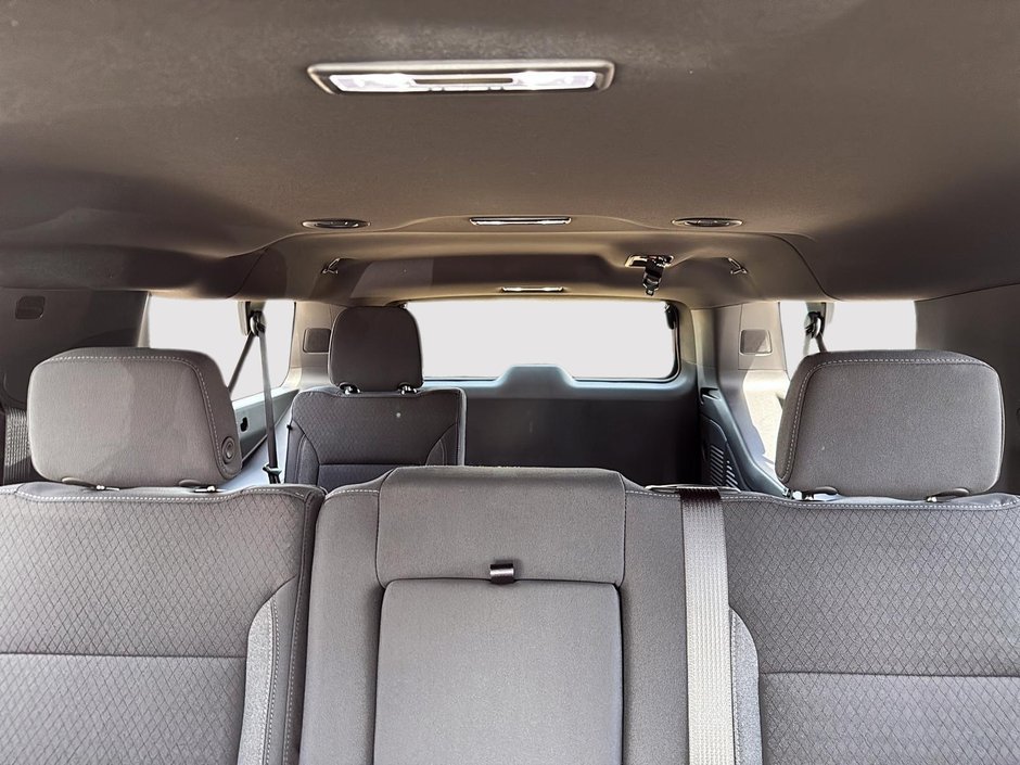 2026 Chevrolet Suburban LS-8