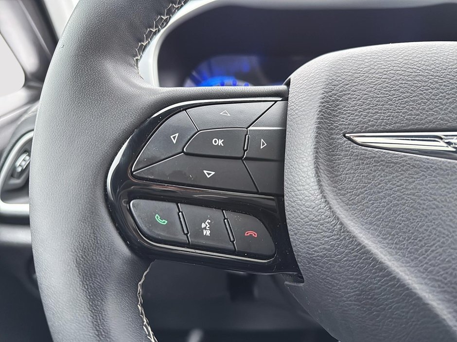 Chrysler Pacifica Touring-L Apparence S Toit-Panoramique 2024-15