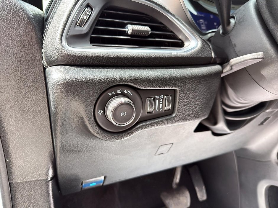 Chrysler Pacifica Limited S Apparence AWD 2024-13