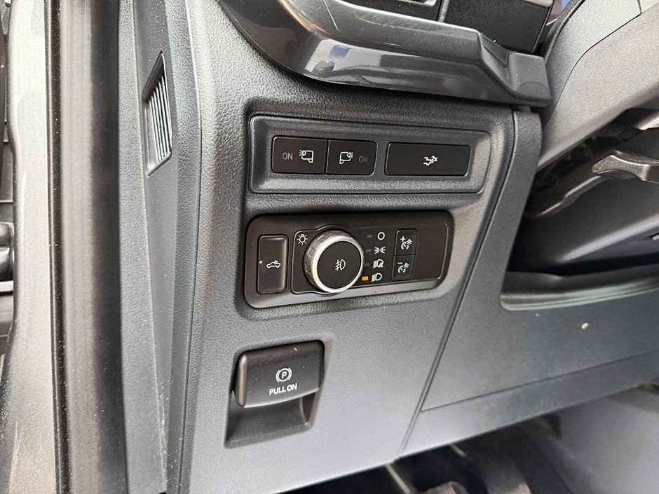 Ford F-150 XLT SPORT 2022-10