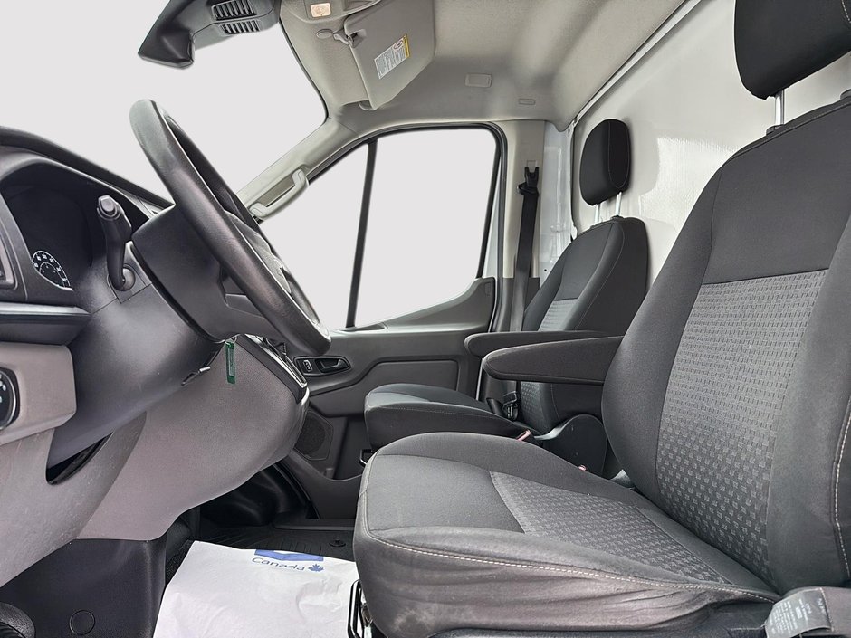 2023 Ford TRANSIT T-250 CUBE-8