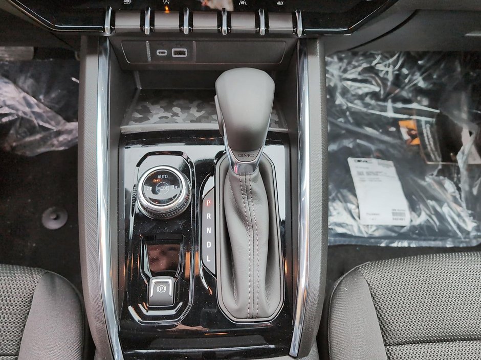 2025 GMC Canyon ELEVATION-13