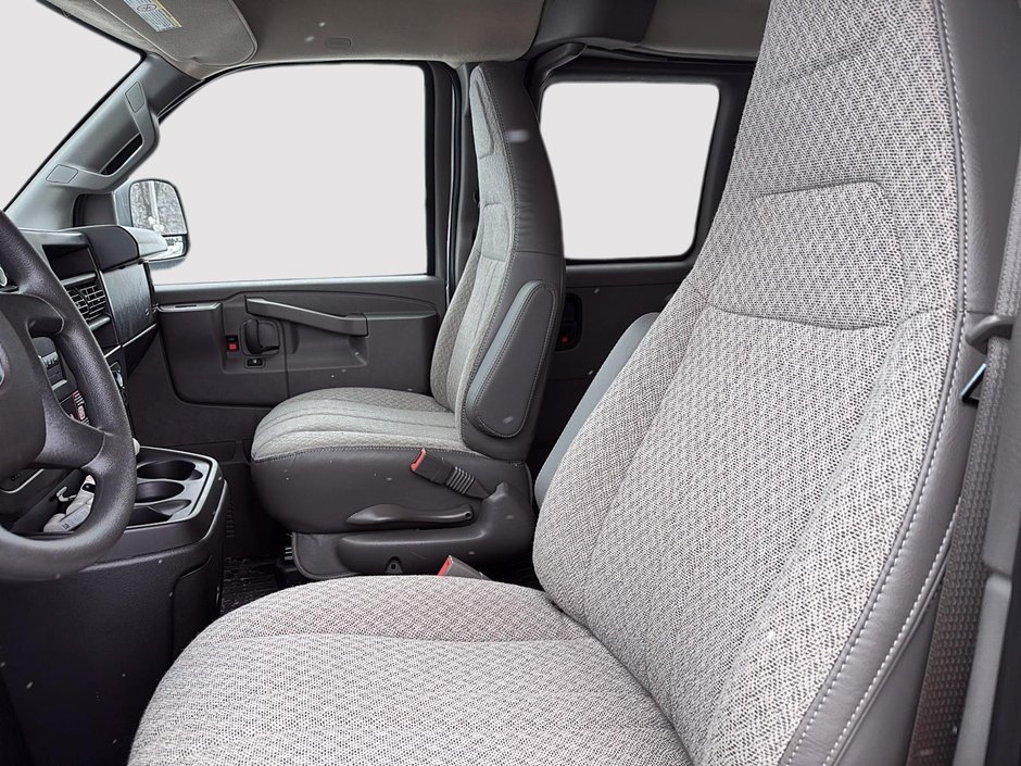 2025 GMC Savana Cargo 2500 WT 135-9