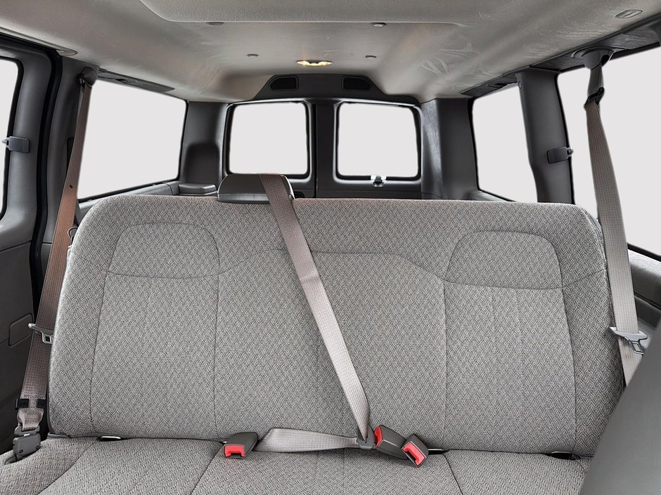 2025 GMC Savana Cargo 2500 WT 135-8