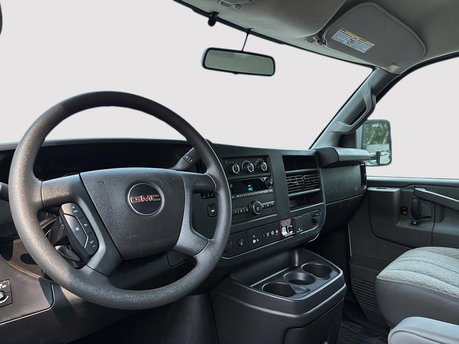 GMC Savana Commercial Cutaway WORK 2025-8