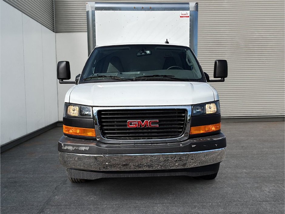 2025 GMC Savana Commercial Cutaway-1