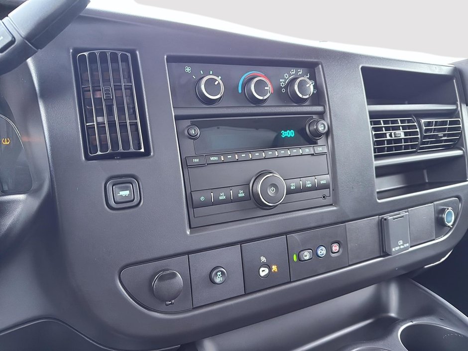 2025 GMC Savana Commercial Cutaway-15