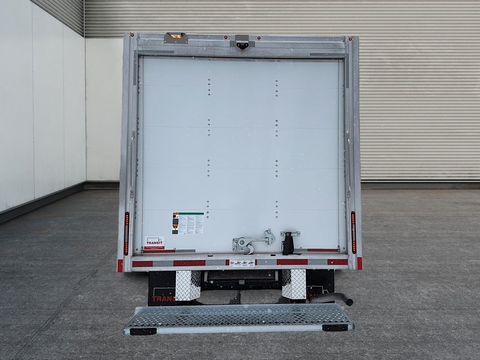 2025 GMC Savana Commercial Cutaway-2