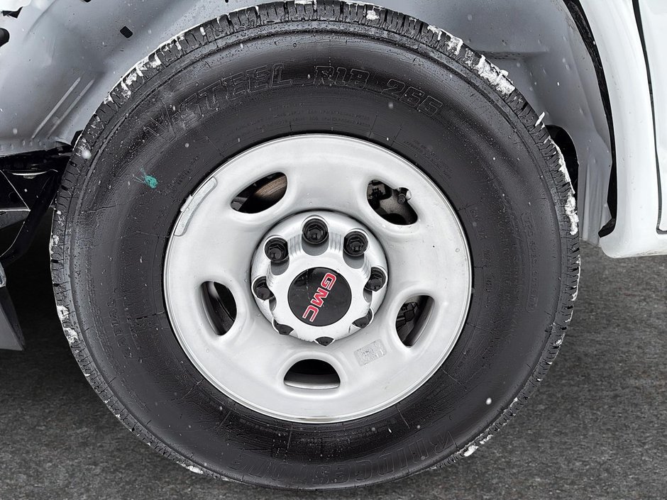 2025 GMC Savana Commercial Cutaway-6