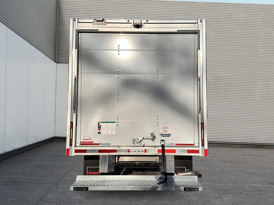 2025 GMC Savana Commercial Cutaway-2