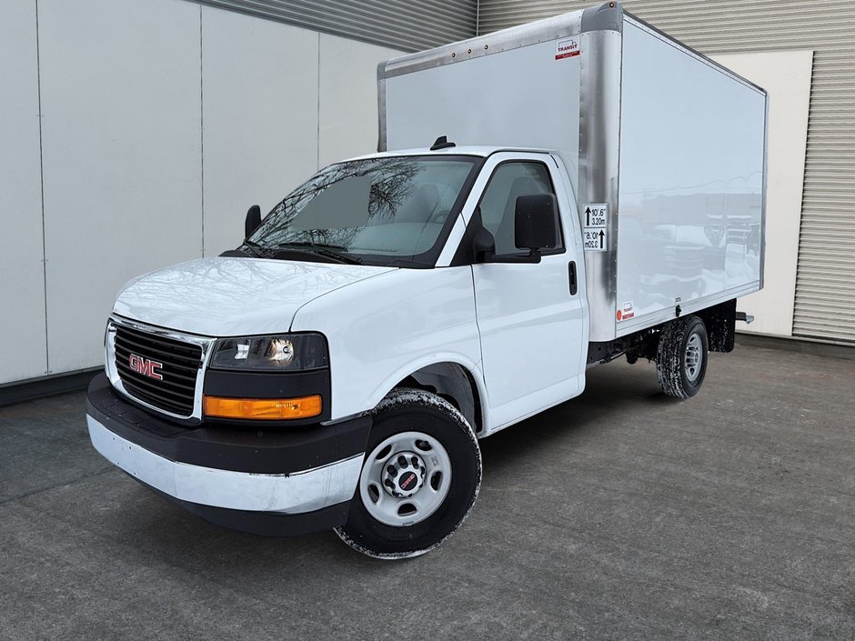 GMC Savana Commercial Cutaway  2025 à Drummondville, Québec - w940px