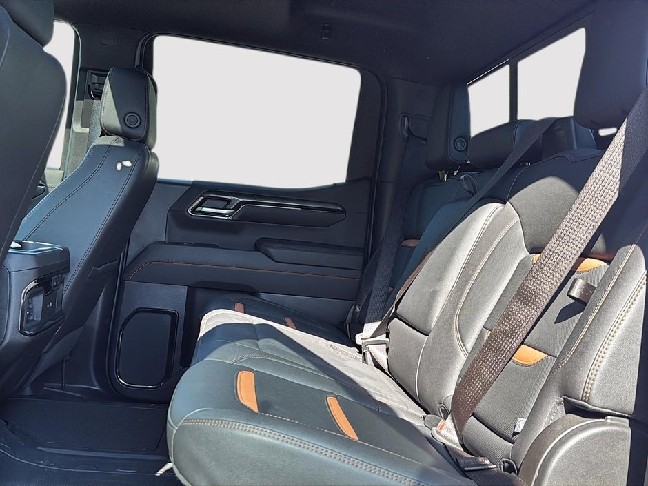 2023 GMC Sierra 1500 AT4-8