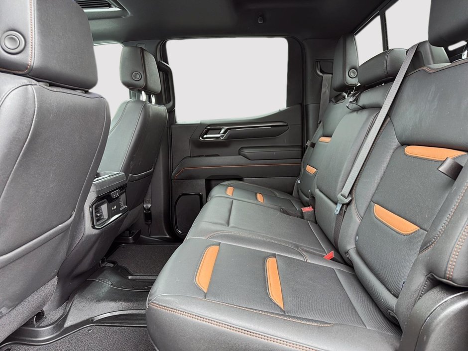 2023 GMC Sierra 1500 AT4-8