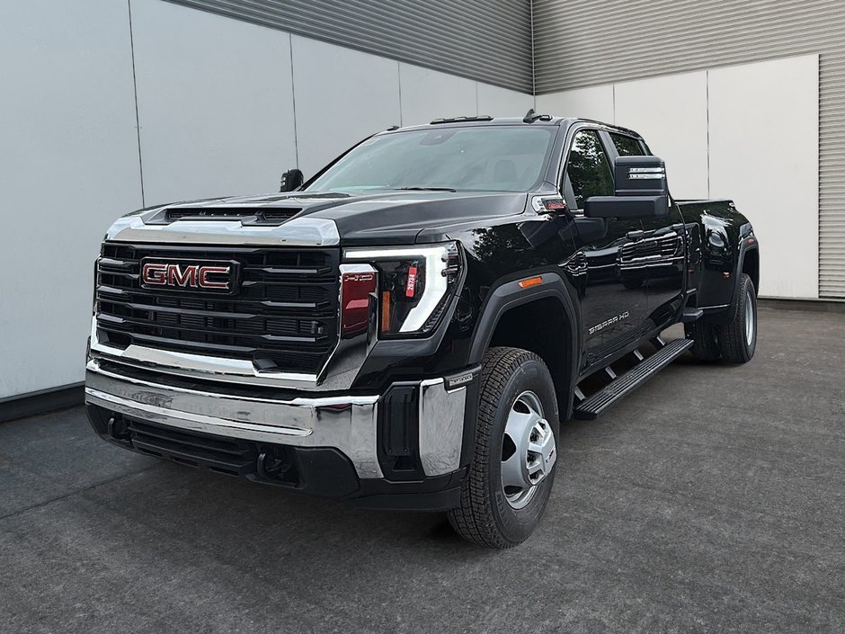 GMC Sierra 3500 HD PRO DRW 2026 à Drummondville, Québec - w940px