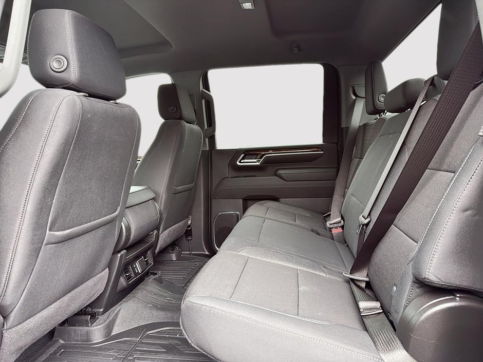 2025 GMC Sierra 3500HD SLE-8