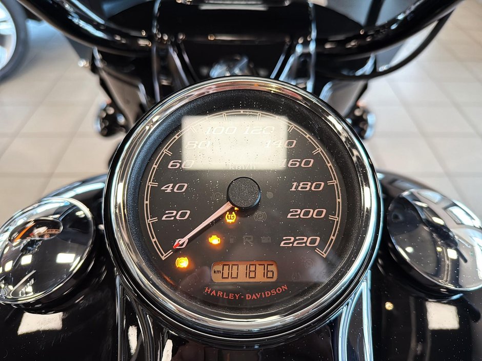 2023 Harley-Davidson Freewheeler FLTR-11