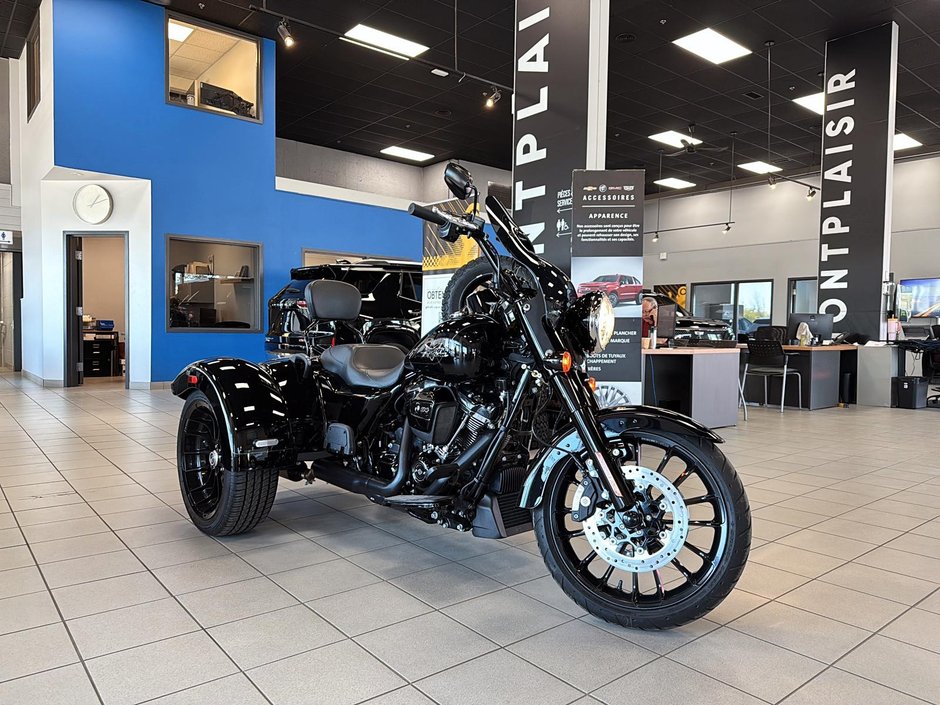 2023 Harley-Davidson Freewheeler FLTR-0