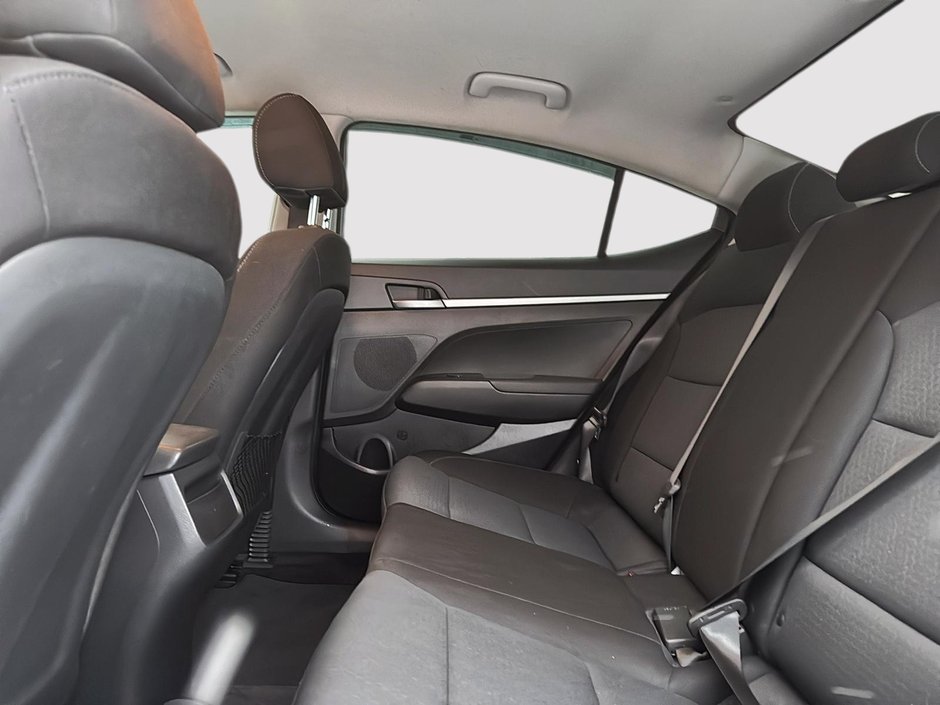 2017 Hyundai Elantra L-8