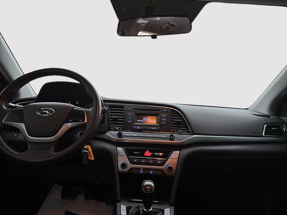 2017 Hyundai Elantra L-9