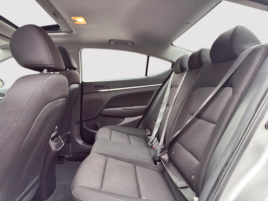 Hyundai Elantra Preferred 2019-9