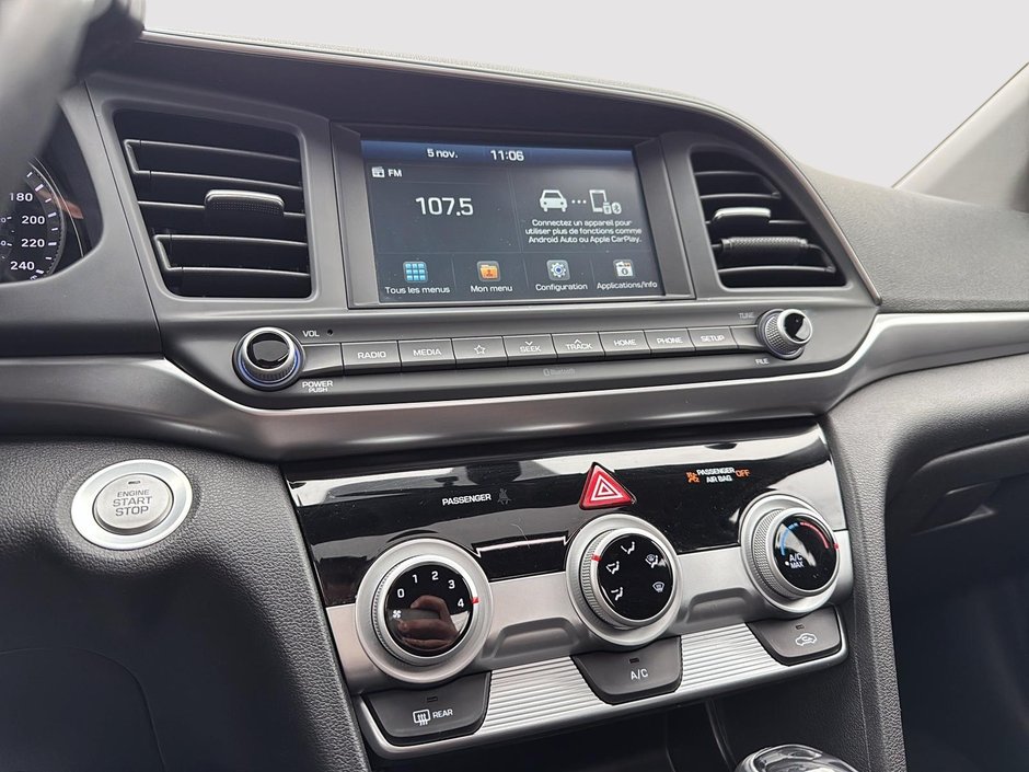 Hyundai Elantra Preferred 2019-17