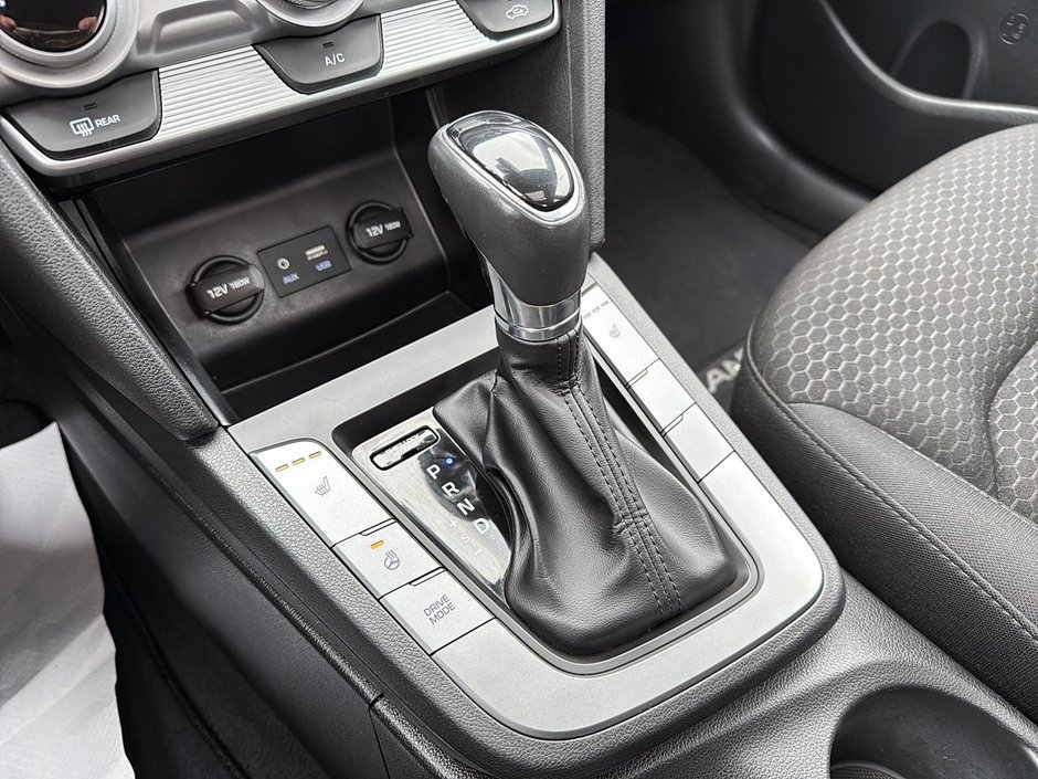 Hyundai Elantra Preferred 2019-18
