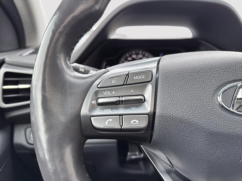 2022 Hyundai Ioniq Plug-In Hybrid Preferred-11