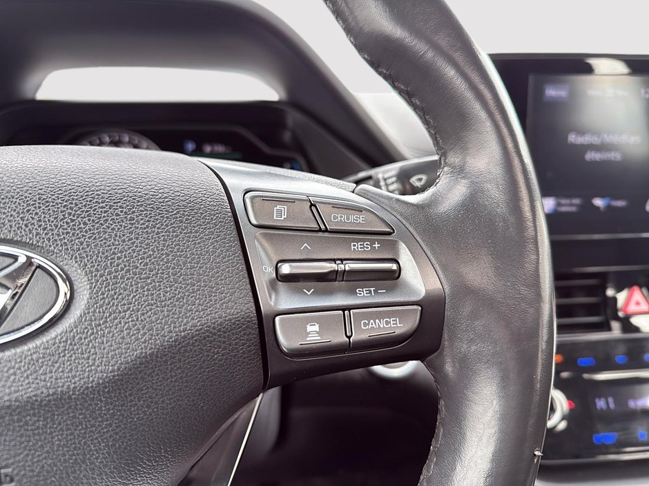 2022 Hyundai Ioniq Plug-In Hybrid Preferred-12