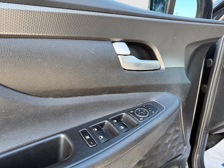Hyundai Santa Fe Essential 2019-8